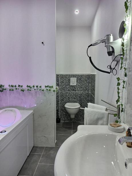 Les Suites Fenelon Le Cateau-Cambresis Zewnętrze zdjęcie